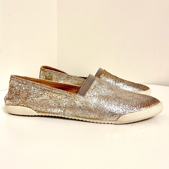 Frye Melanie Slip-On Flat - Picture 3 of 7